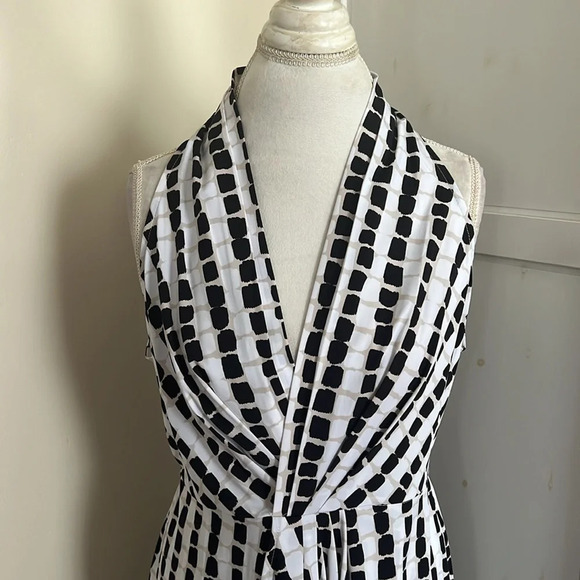 Calvin Klein Halter Neckline Hi/Low Hem Sleeveless Dress - NWT - Size 12 - Picture 4 of 13